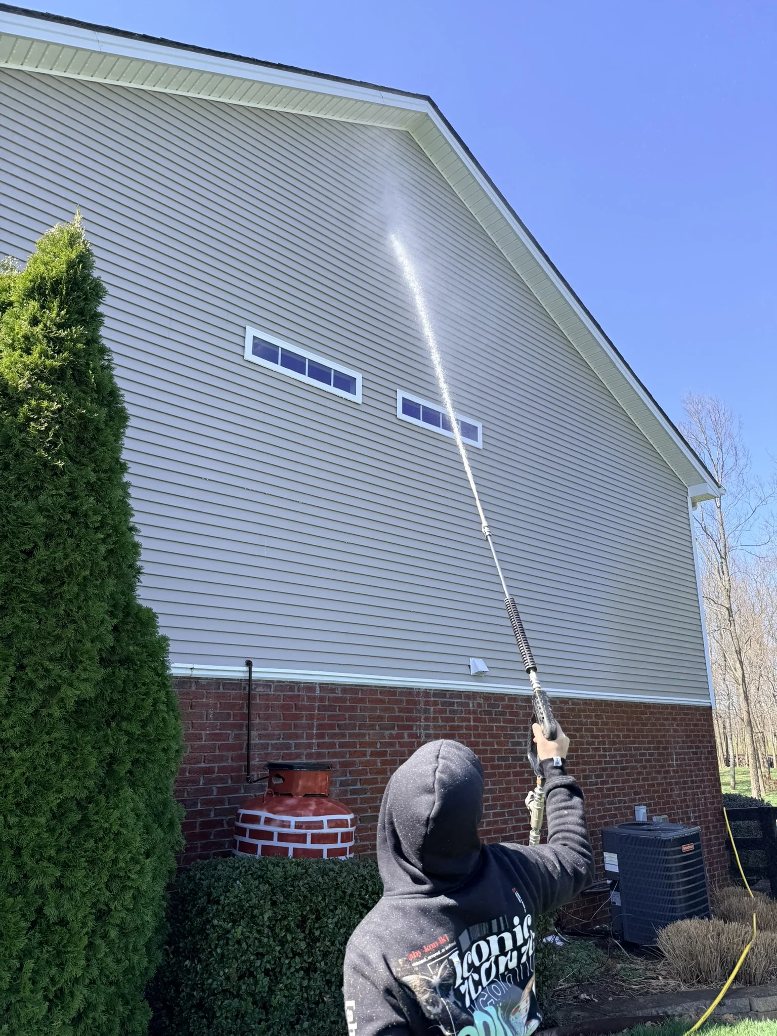Pressure Washing and Soft Washing in Lexington, KY
