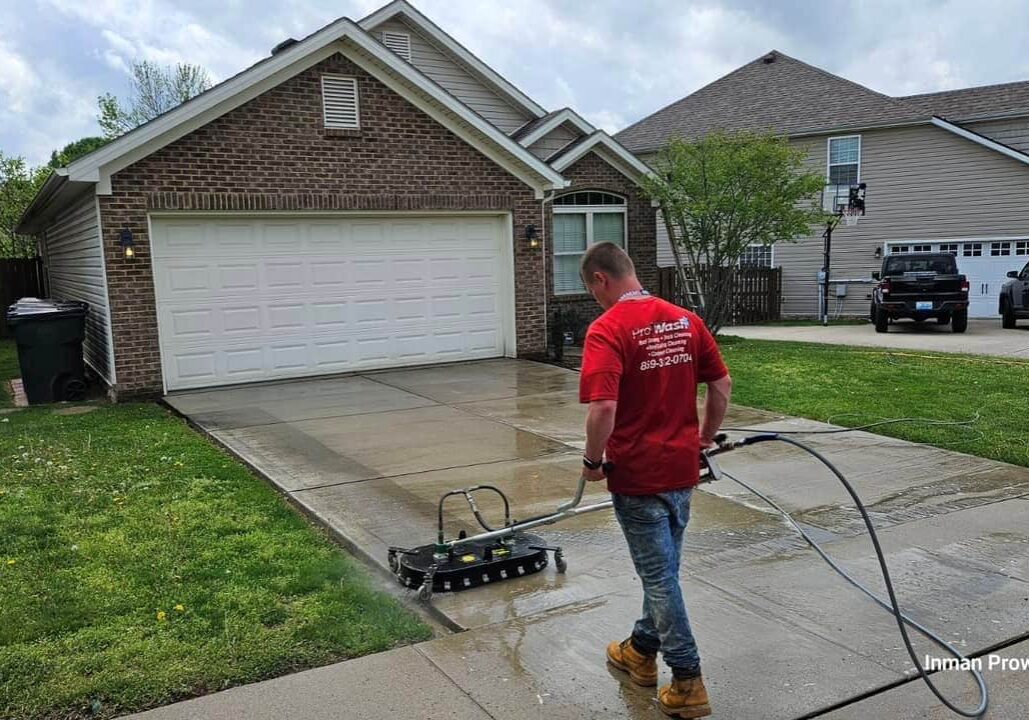 driveway-cleaning-with-surface-cleaner